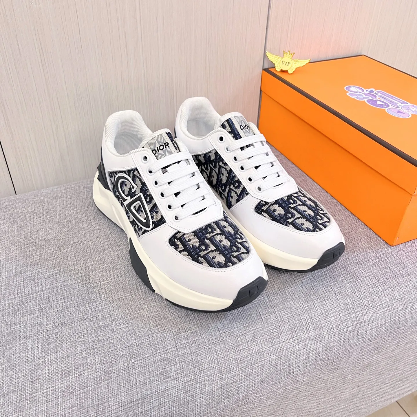 Men's Men's Shoes Men's Shoes💰 460 Men's Men's Shoes💰[Dior]🔥Men's high-end brand of shoes official website 1:1 latest masterpiece: the upper is made of Italian imported first-layer cowhide with a comfortable and breathable lining➕original non-slip and wear-resistant outsole🔥, making walking more convenient and comfortable! An exclusive new model, a stunning work, a beautiful 1:1 replica [color] compared to the official quality! Create a fashionable personality to set off your uniqueness! A must-have for trendy men! Classic🔥Size: 38-44 Color: 🔥Multiple colors available🔥